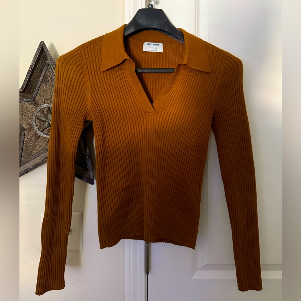 Brown long sleeve ribbed sweater, size medium